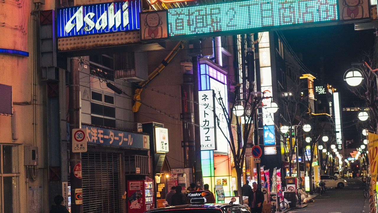 Osaka food guide 2026 takoyaki okonomiyaki kushikatsu Dotonbori where to eat